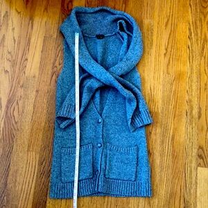 Theory grey knit sweater vest with built-in scarf and pockets size S/P